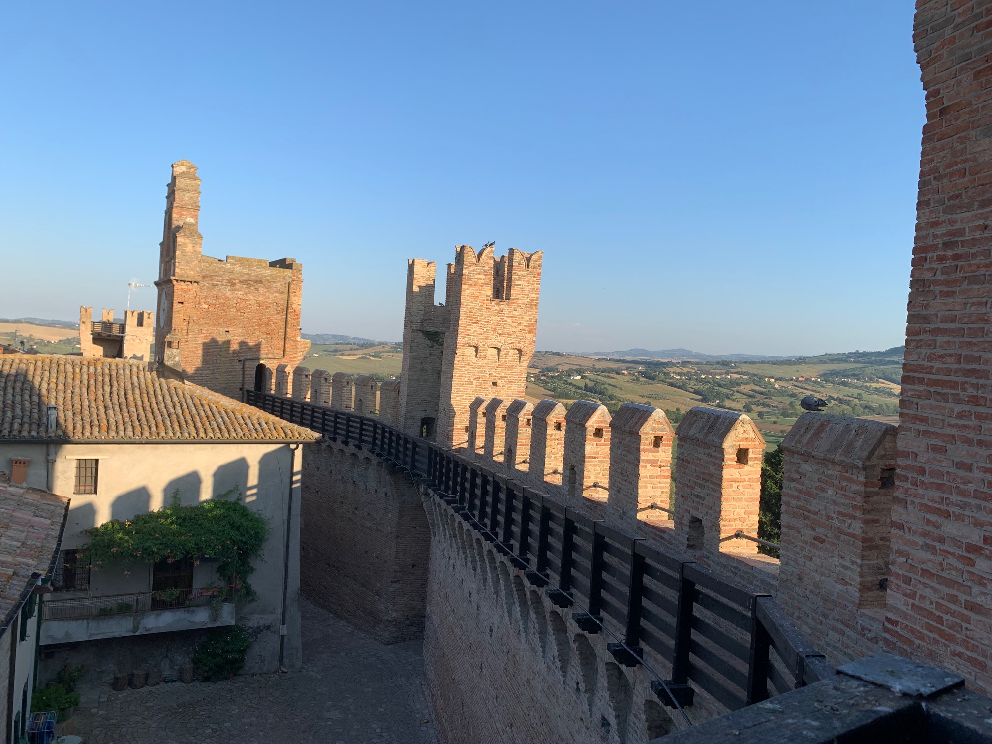Passeggiata alle mura e panorama Passeggiata alle mura e panorama
