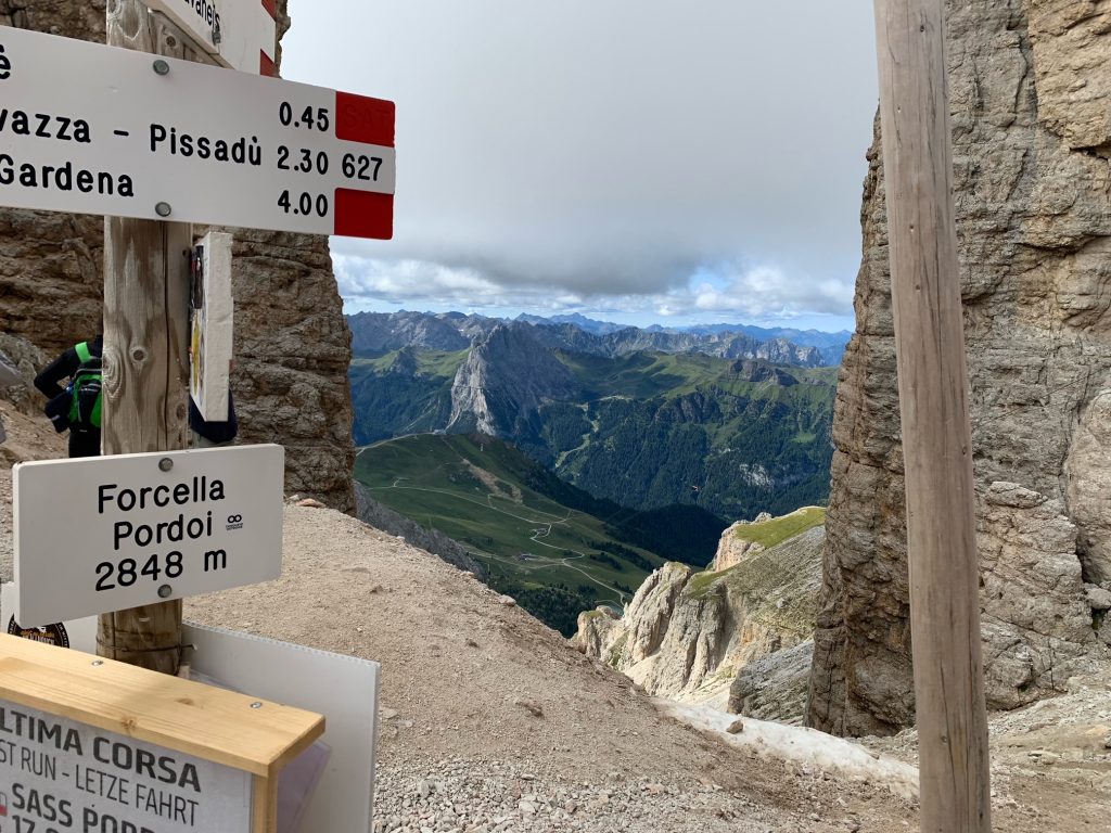 Arrivo del sentiero in cima al Pordoi